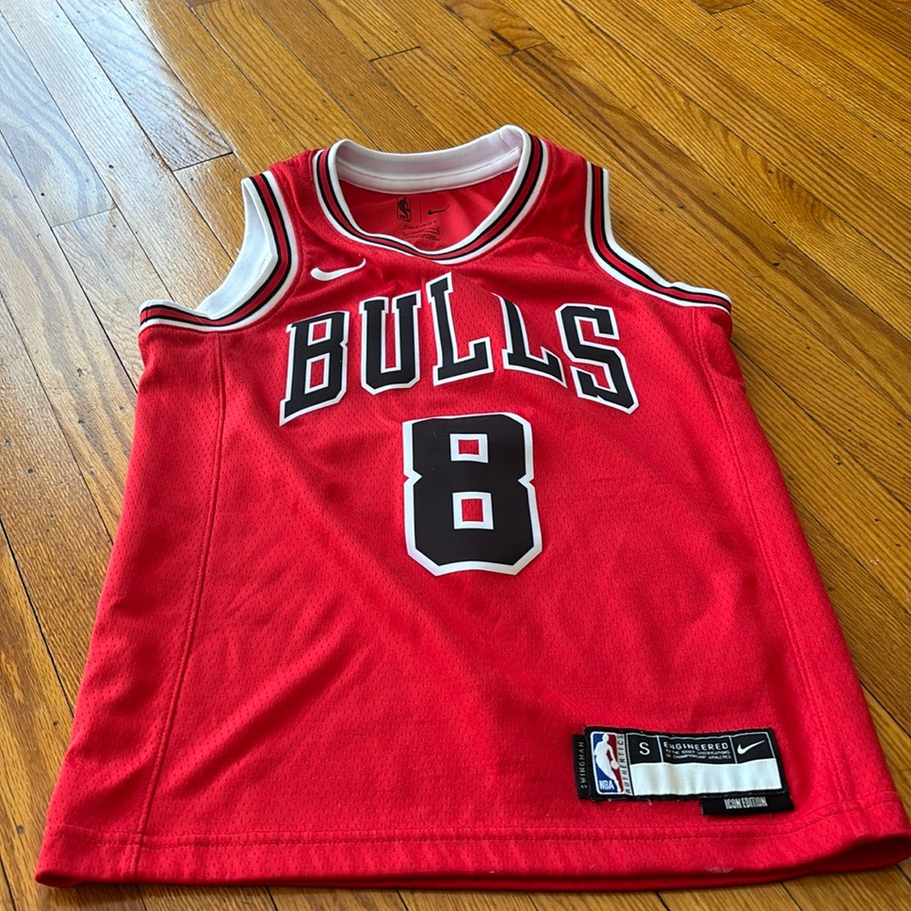 Size small bulls jersey
